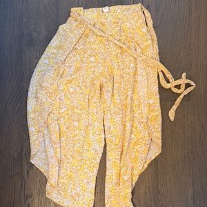 Billabong Yellow and White Patterned Pants